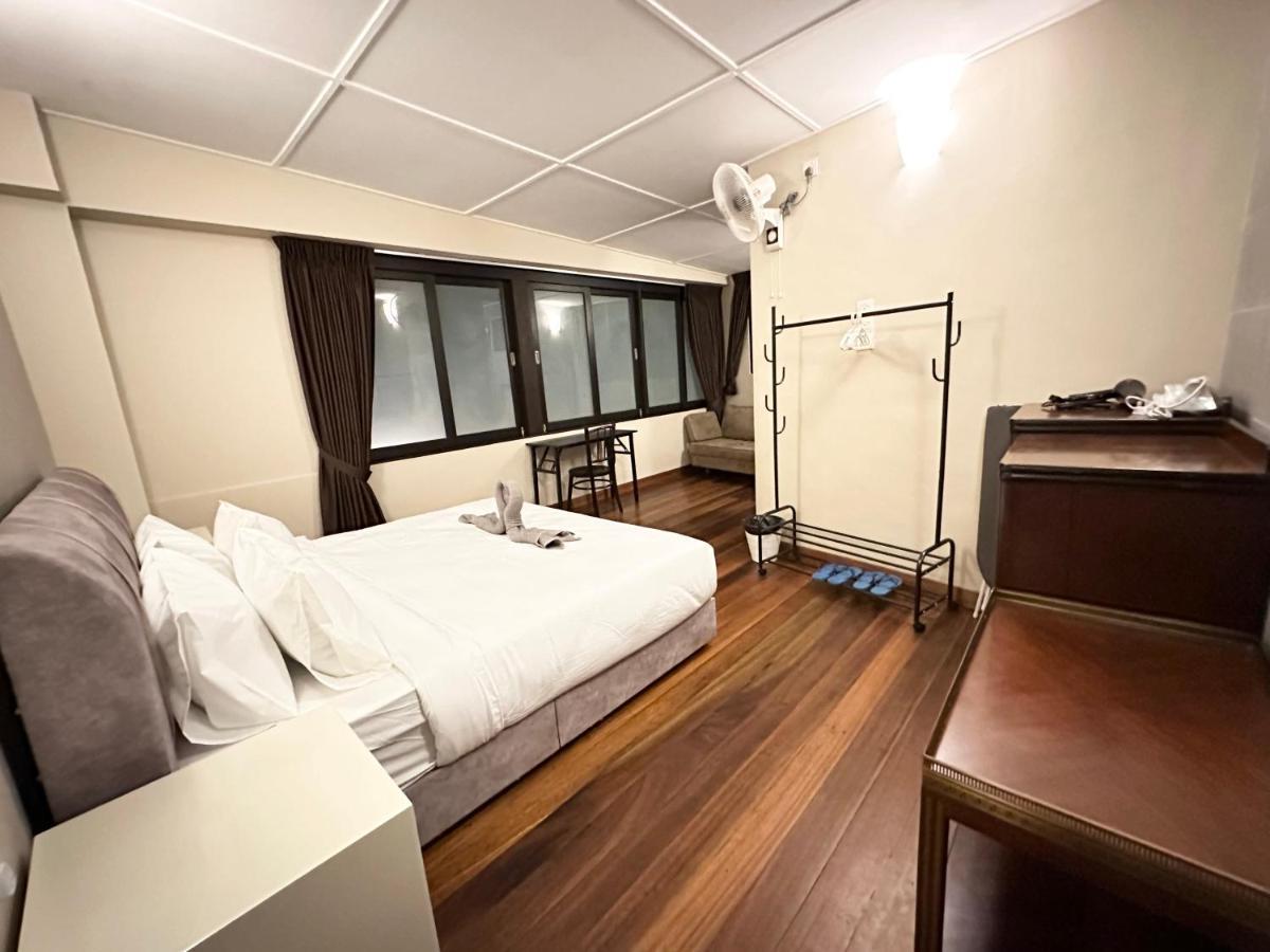 Madras Inn 58-1 Private Bathroom 乔治敦 外观 照片