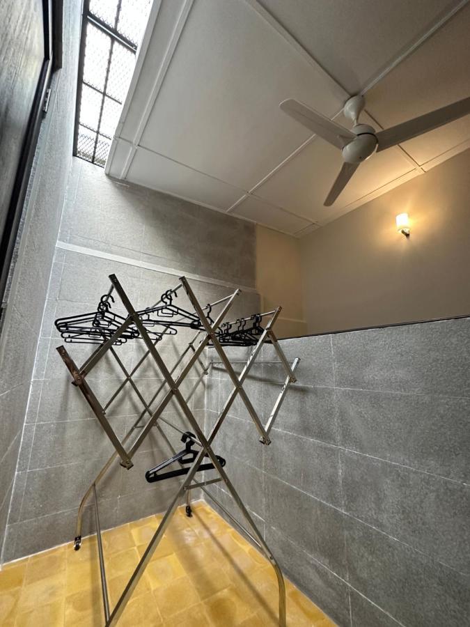 Madras Inn 58-1 Private Bathroom 乔治敦 外观 照片