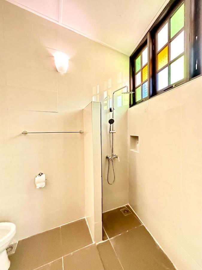 Madras Inn 58-1 Private Bathroom 乔治敦 外观 照片