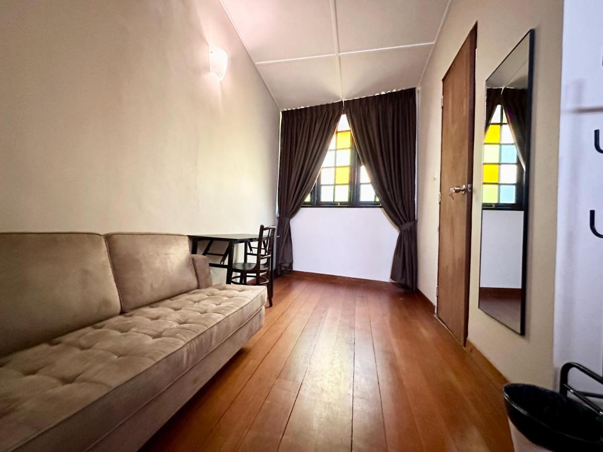 Madras Inn 58-1 Private Bathroom 乔治敦 外观 照片